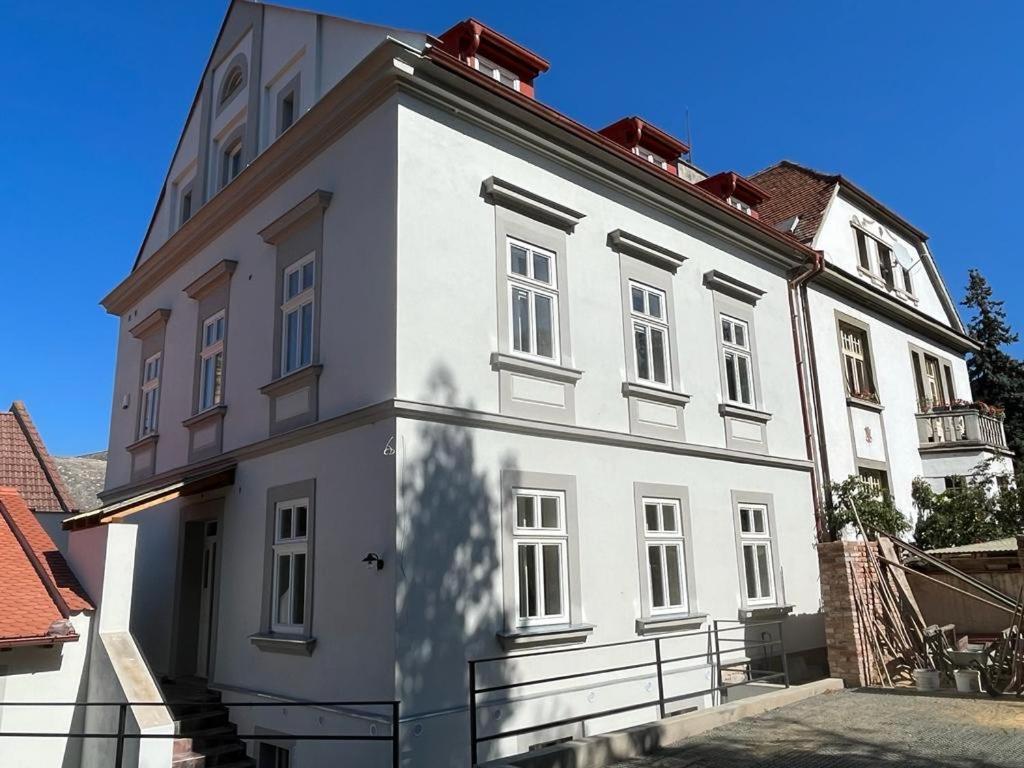 Penzion U Orloje Žatec Exteriör bild
