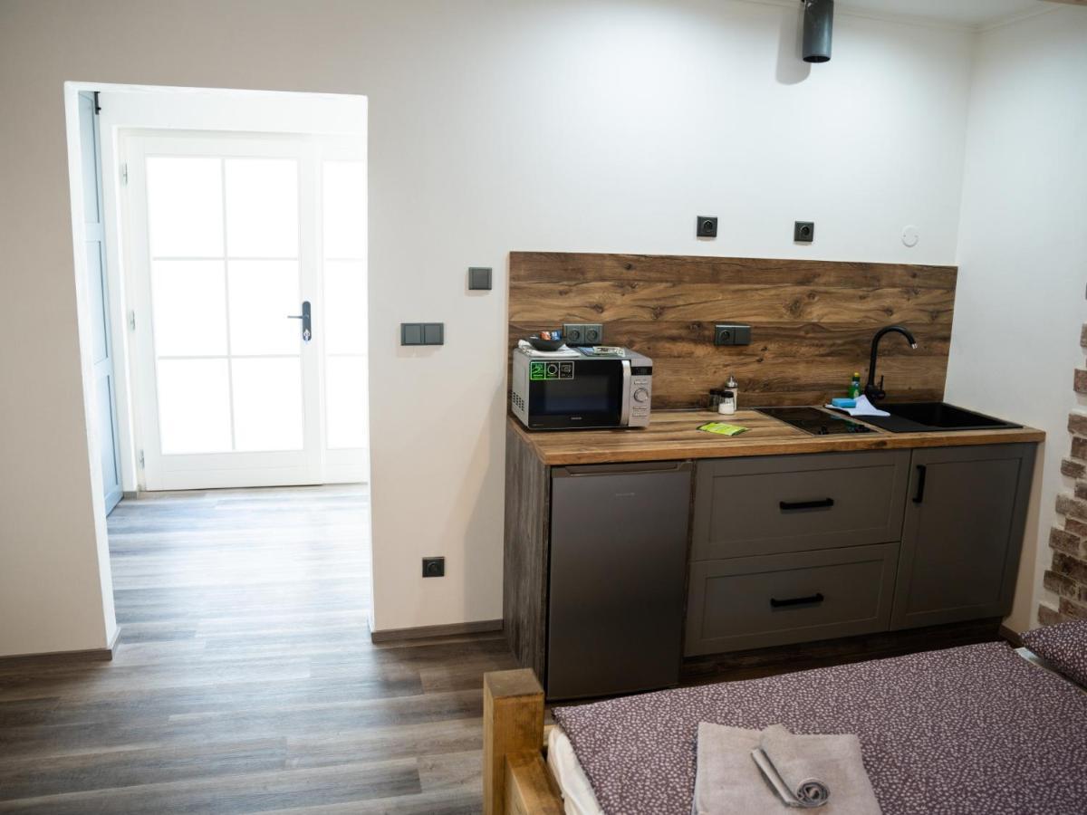 Penzion U Orloje Žatec Exteriör bild