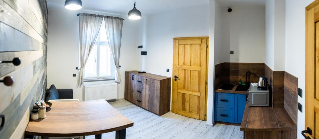 Penzion U Orloje Žatec Exteriör bild